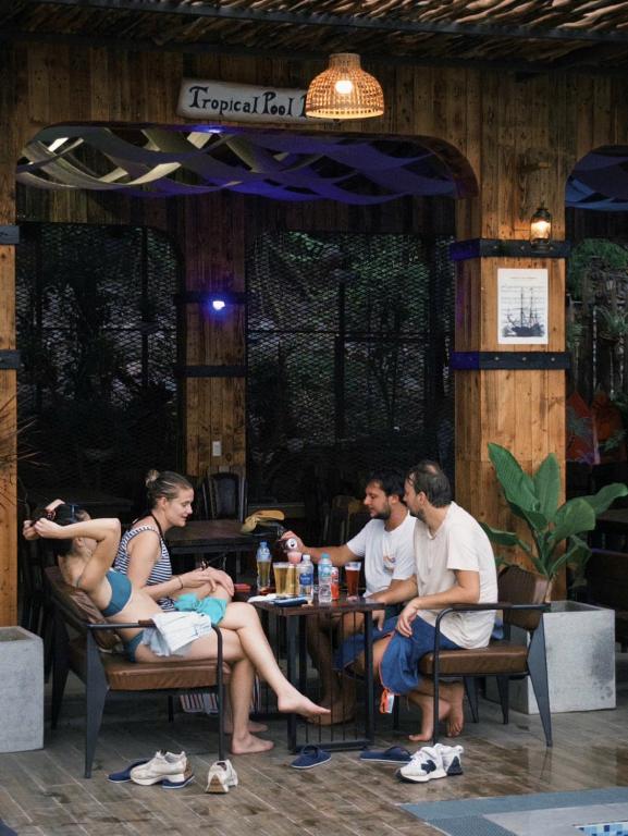 Hung Long Harbour Hotel – Ha Long Bay